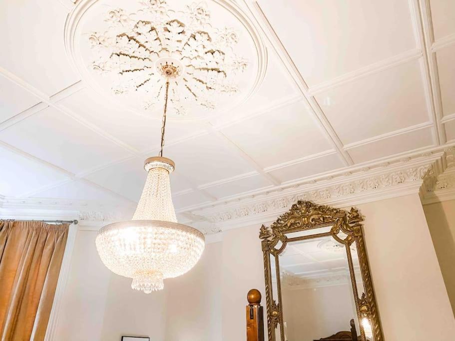 Luxurious Victorian, A Few Minutes From The Beach - Sleeps 2 Adults And Up To 3 Children Apartment St Leonards-on-Sea Exterior photo