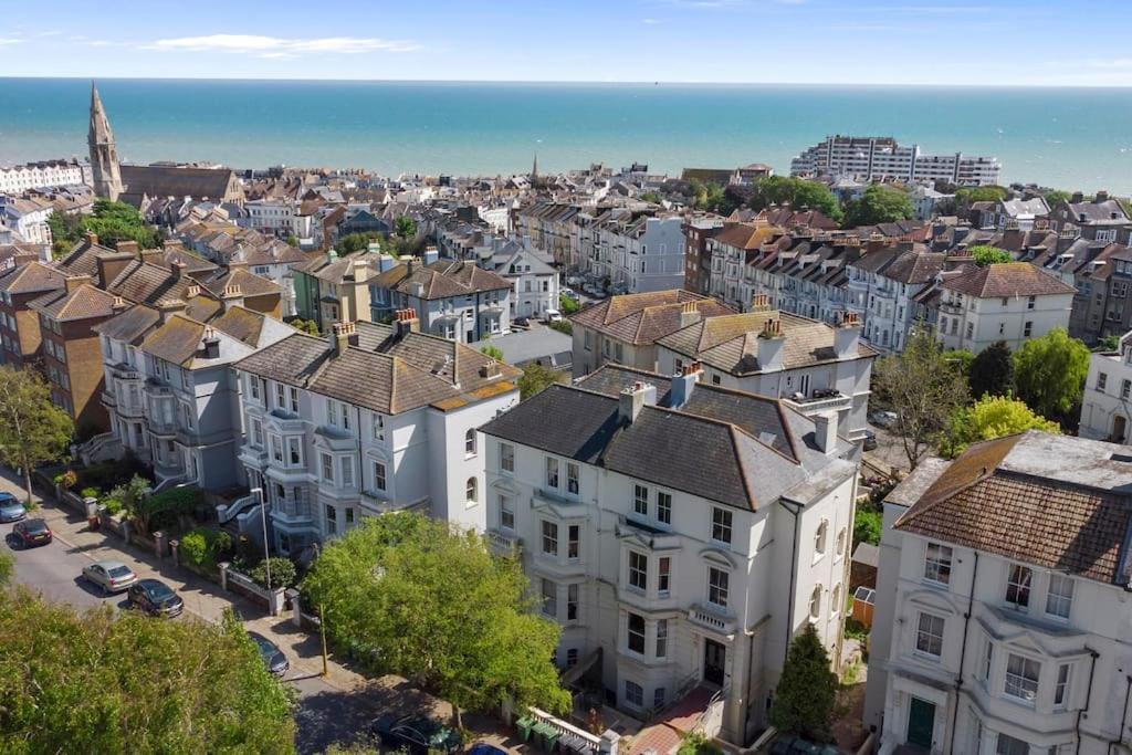 Luxurious Victorian, A Few Minutes From The Beach - Sleeps 2 Adults And Up To 3 Children Apartment St Leonards-on-Sea Exterior photo