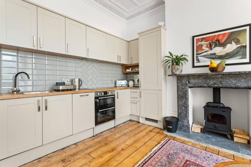 Luxurious Victorian, A Few Minutes From The Beach - Sleeps 2 Adults And Up To 3 Children Apartment St Leonards-on-Sea Exterior photo